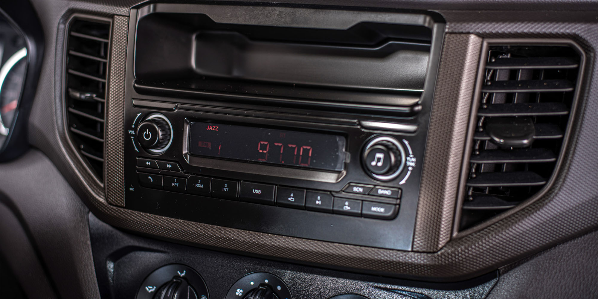 radio AM/FM con Bluetooth Chevrolet N400