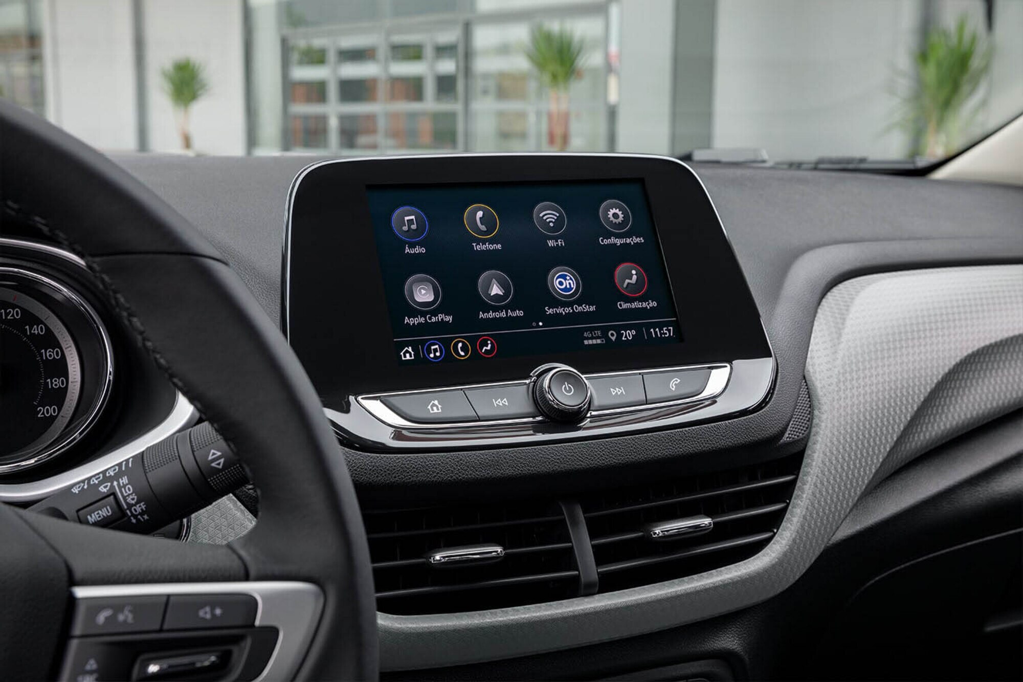 Detalle de los controles en pantalla del Chevrolet Onix Turbo RS