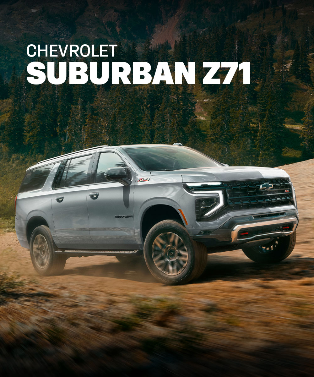 Chevrolet Suburban Z71 circulando en terreno destapado