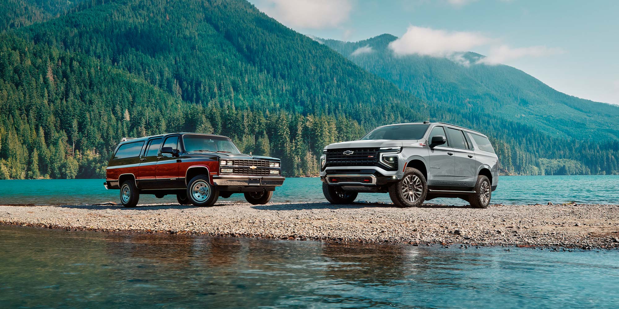 Chevrolet Suburban clásica junto a la nueva Suburban Z71
