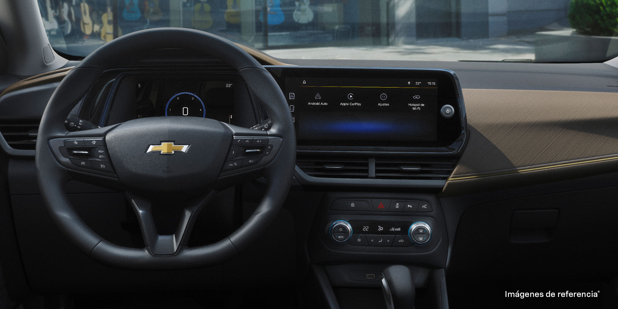 Interior con volante y pantalla multimedia de la Chevrolet Tracker